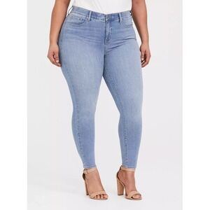 NWT Torrid Sky High Skinny Jean Premium Stretch Medium Wash Blue Plus Size 26